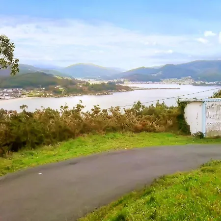 Charming House In Ourol With Mountain View, Large Garden.