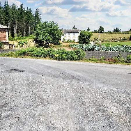 Charming House In Ourol With Mountain View, Large Garden. Merille