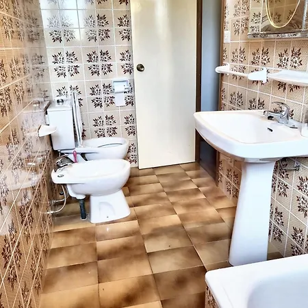 Charming House In Ourol With Mountain View, Large Garden. Holiday home *