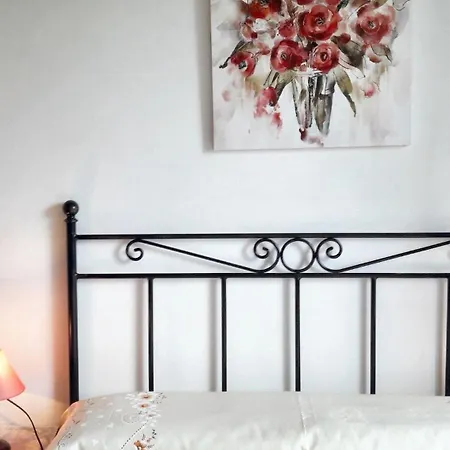 Charming House In Ourol With Mountain View, Large Garden.