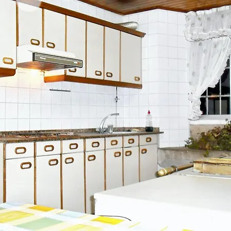 Charming House In Ourol With Mountain View, Large Garden. *