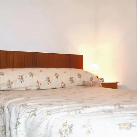 Charming House In Ourol With Mountain View, Large Garden. * Merille