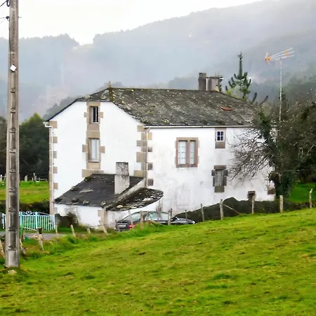 Charming House In Ourol With Mountain View, Large Garden. Prázdninový dům Merille