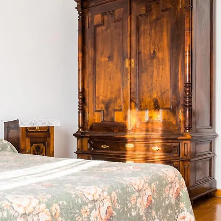 Charming House In Ourol With Mountain View, Large Garden.