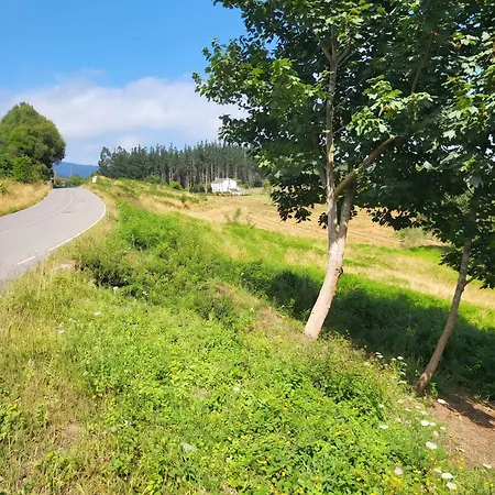 Charming House In Ourol With Mountain View, Large Garden.